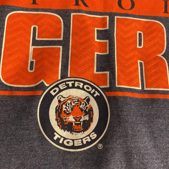 Nike Women's SlimFit Detroit Tigers Shirt size Medium - Picture 5 of 8